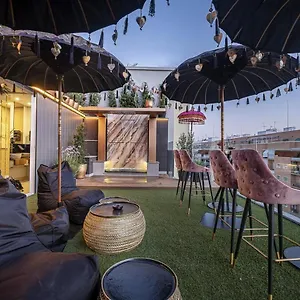 Apartment On Designed For Adults, Sevilla